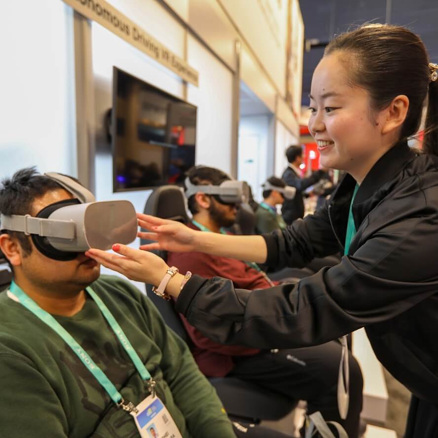 Virtual reality autonomous driving experience at Hitachi’s smart cities exhibit CES 2020